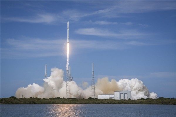SpaceX本周执行新发射任务：猎鹰9火箭将罕见采用陆上回收插图(1)